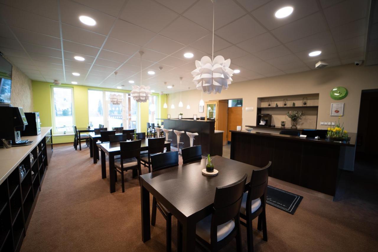 Garni Hotel Svitavy Buitenkant foto